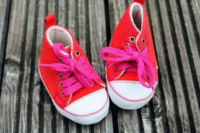 Naucz dziecko wiązać buty w 2 minuty! Prosty sposób