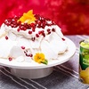 Pavlova z brzoskwiniami i granatem